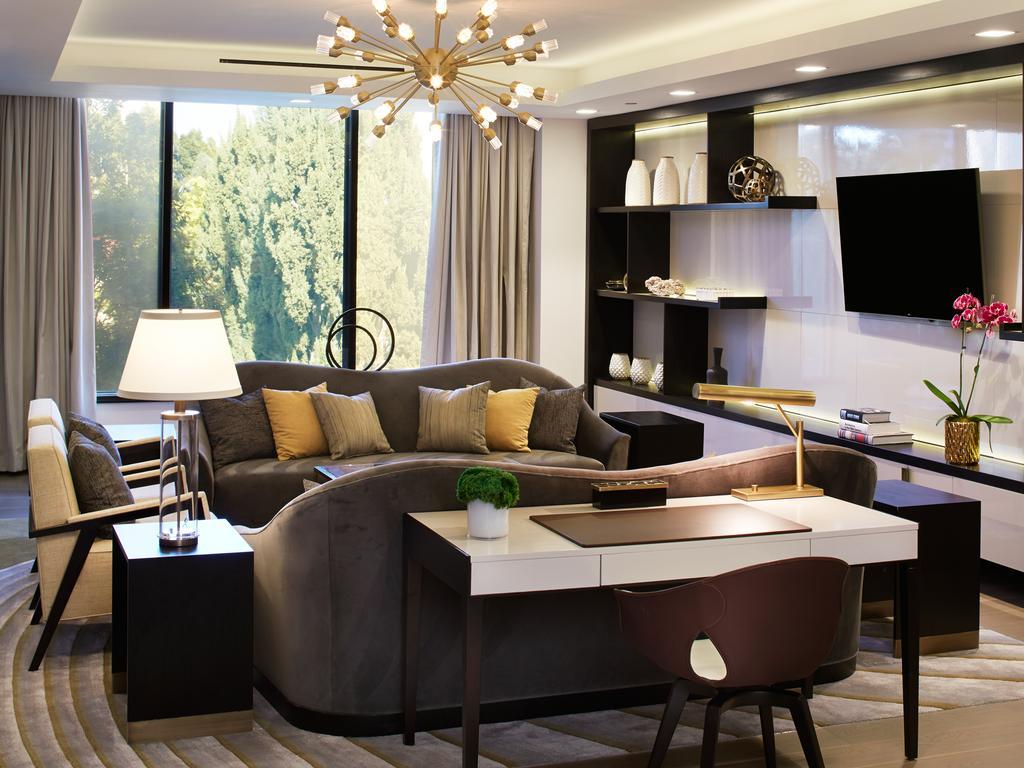 The London West Hollywood At Beverly Hills Exteriör bild A living room at the Ritz-Carlton, Tysons