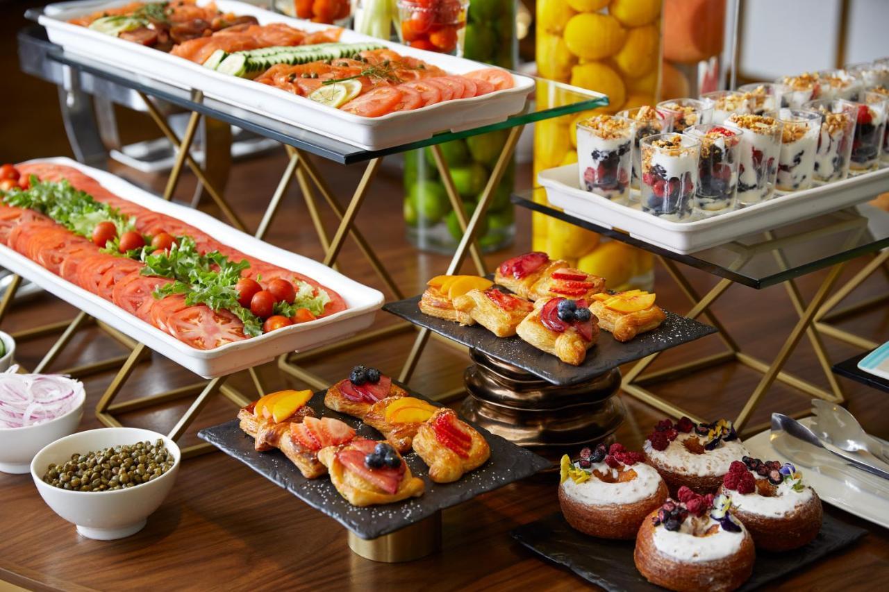 The London West Hollywood At Beverly Hills Exteriör bild A buffet
