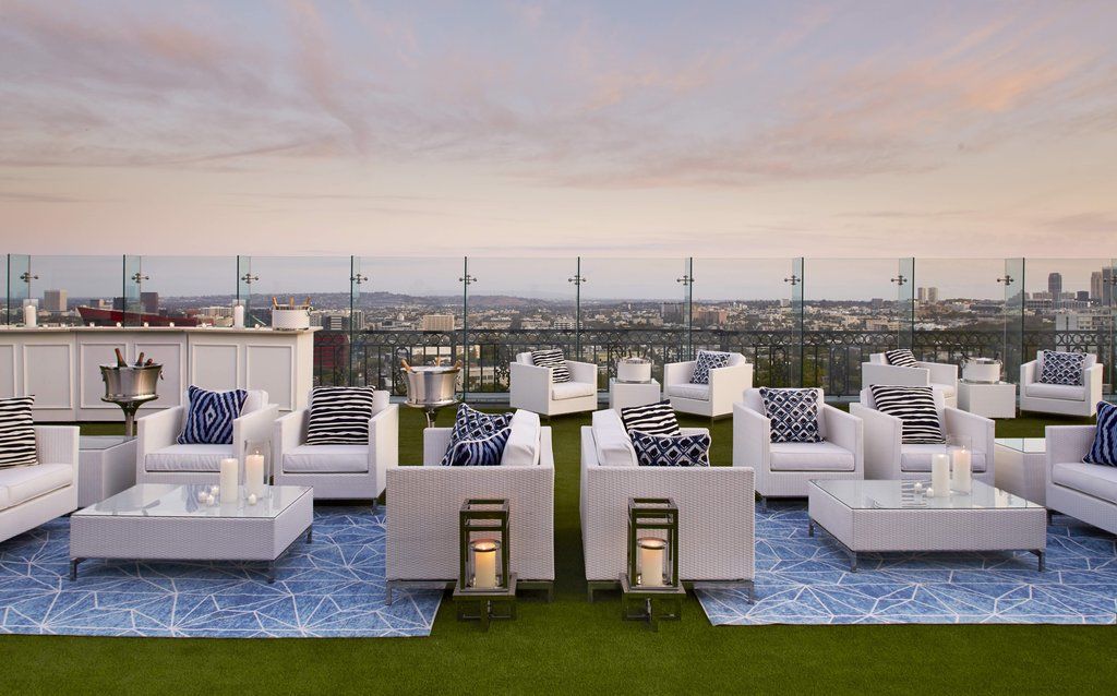 The London West Hollywood At Beverly Hills Exteriör bild The rooftop lounge at the Beverly Hills Hotel